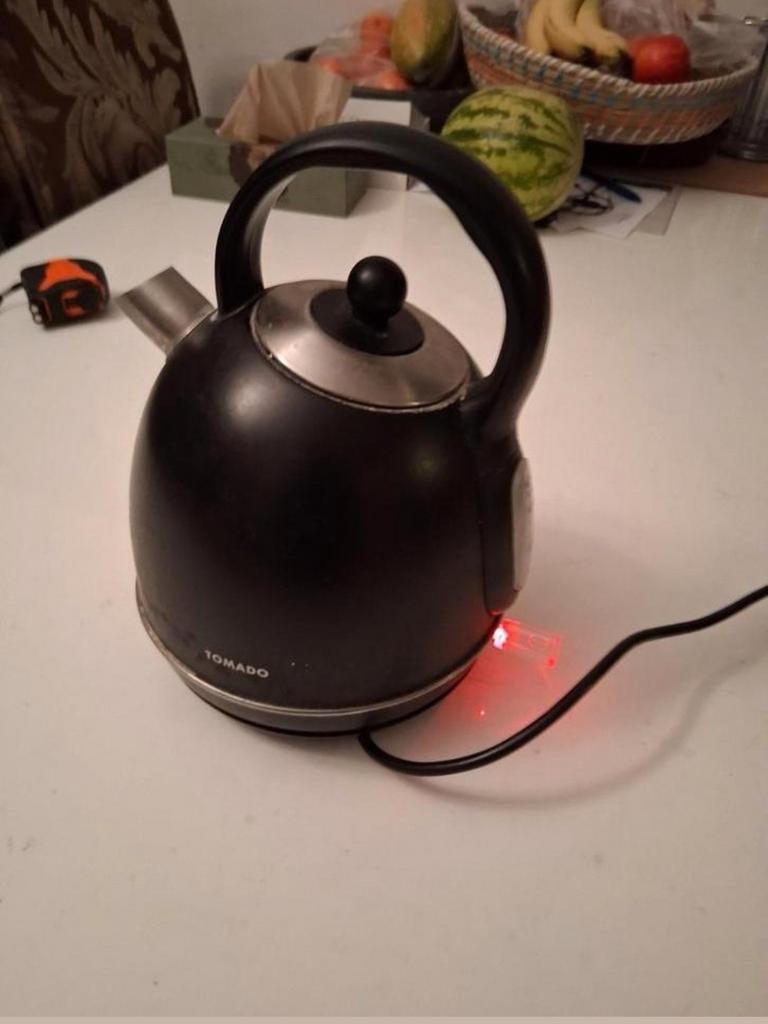 Te koop, Tomdo merk steel waterkoker., 1 tot 2 liter, Ophalen