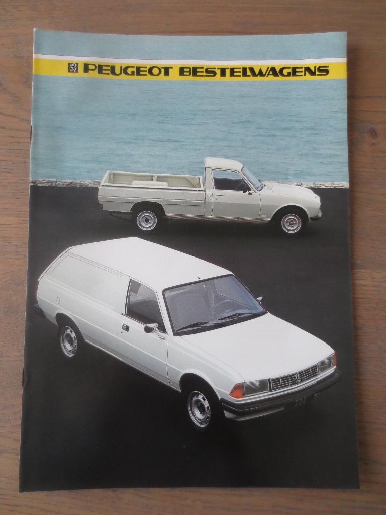 Autofolder: Peugeot 504 Pick-up en Peugeot 205 Bestelwagens, Ophalen of Verzenden, Nieuw, Peugeot