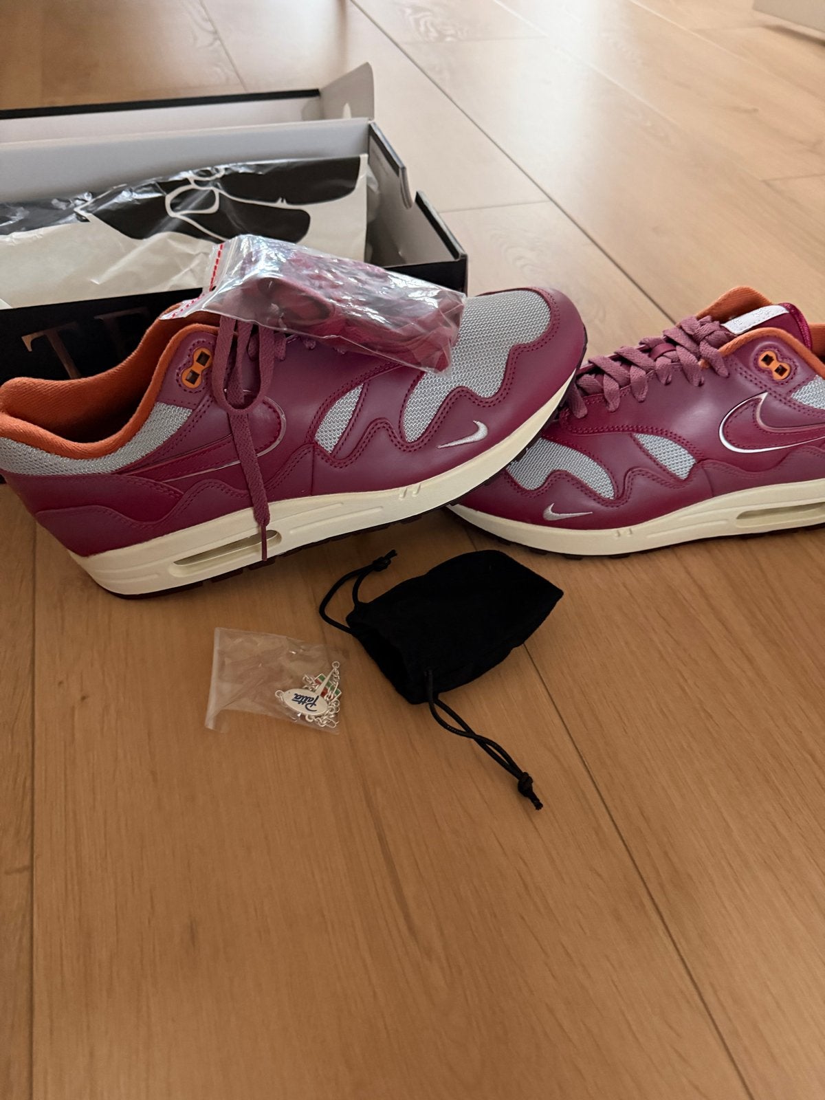 Nike Air Max 1 Patta “Rush Maroon” – Nieuw – Maat 45, Ophalen, Nieuw, Overige kleuren