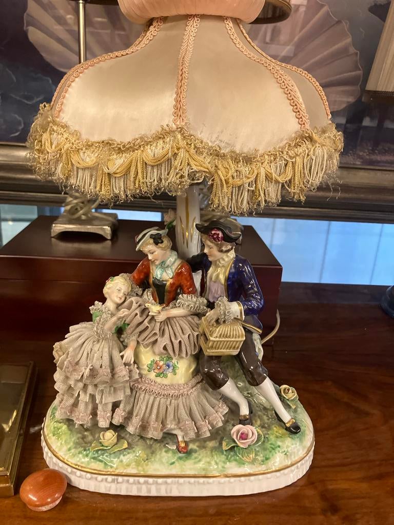 Tafellamp dresden lace  beeld van figuren, Ophalen
