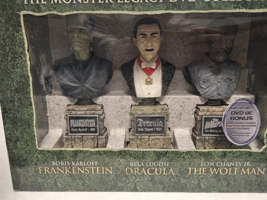 monster bustes met 7 dvds, Ophalen, Overige figuren, Nieuw, Beeldje of Figuurtje