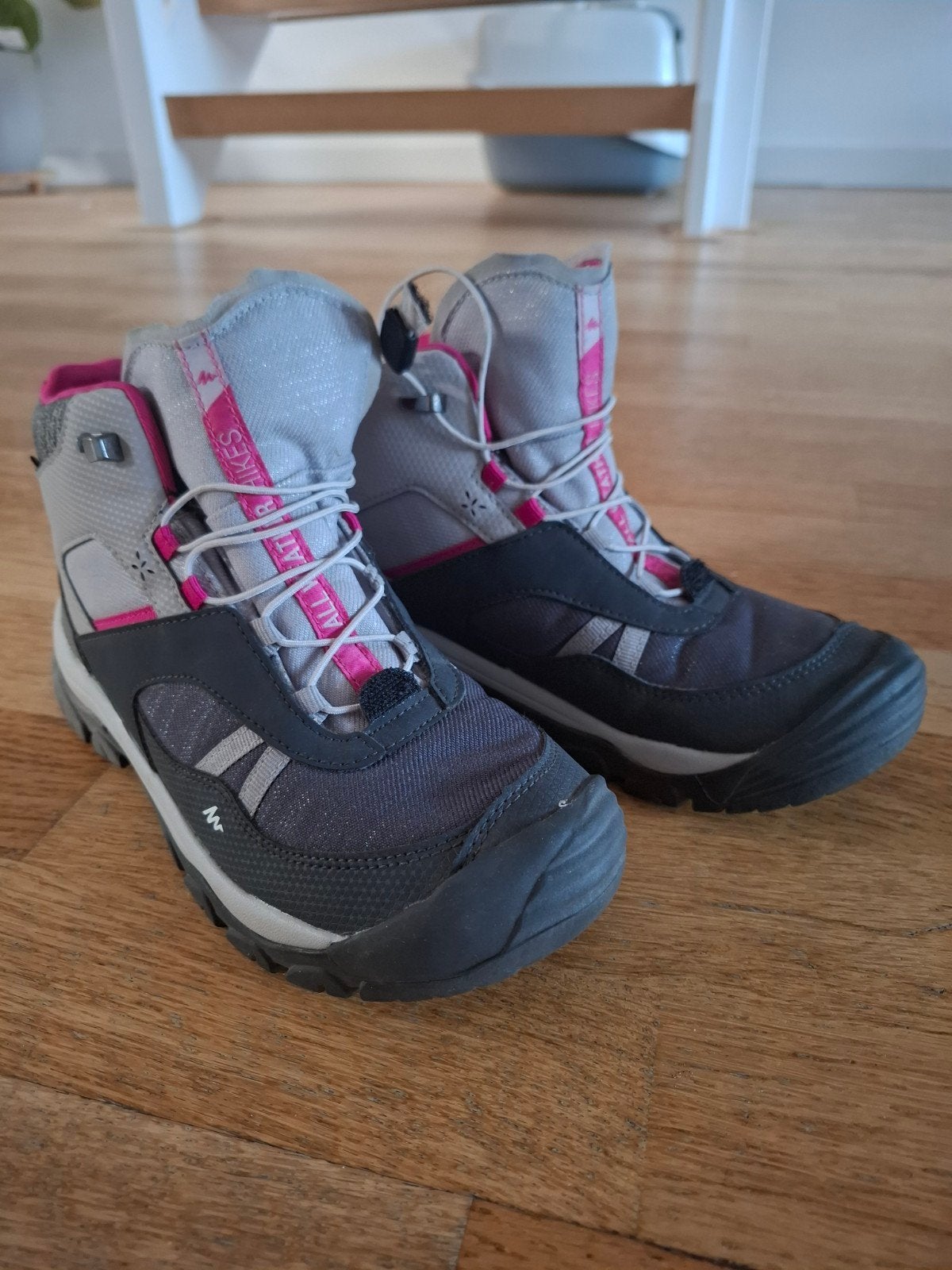 Quechua wandelschoenen maat 37, Zo goed als nieuw, Quechua, Grijs, Wandelschoenen