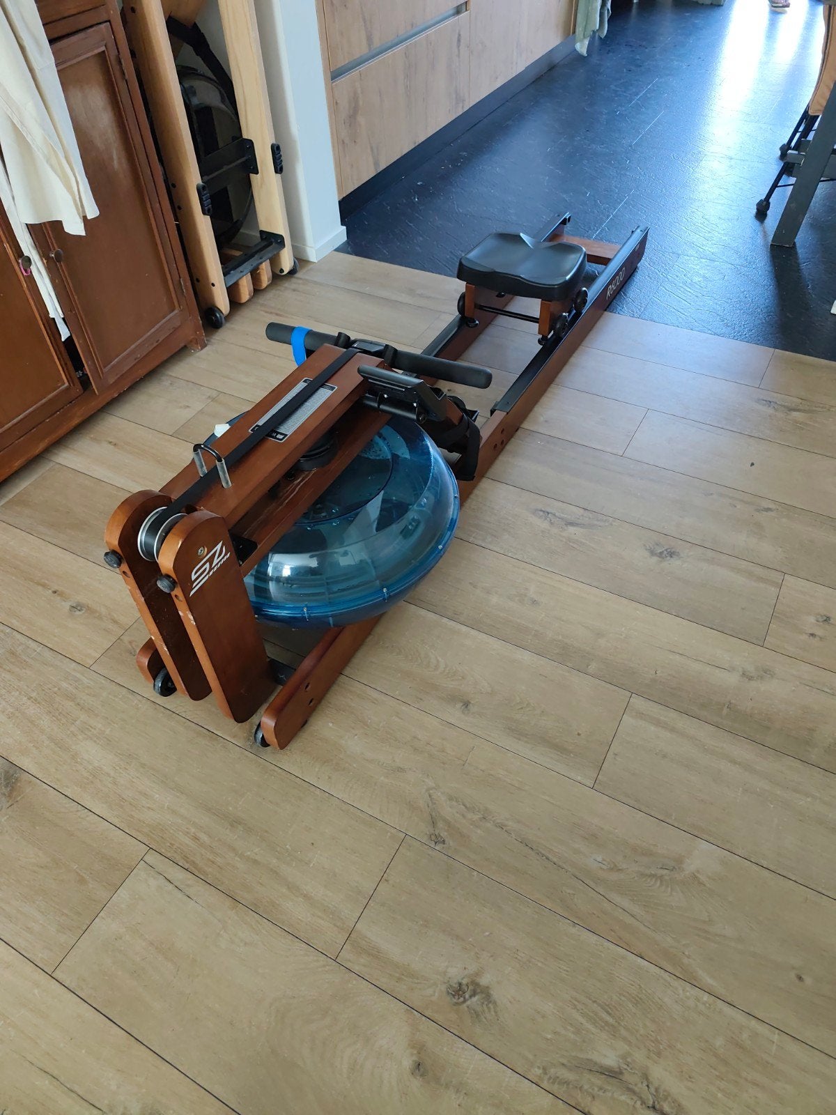 Roeitrainer R6000 met waterweerstand en Bluetooth, Ophalen