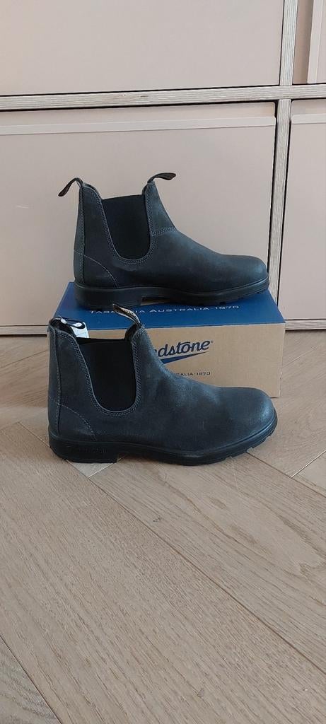 Blundstone Chelsea boots - antraciet suède, maat 44, Kleding | Dames, Schoenen, Nieuw, Lage of Enkellaarzen, Zwart, Ophalen of Verzenden