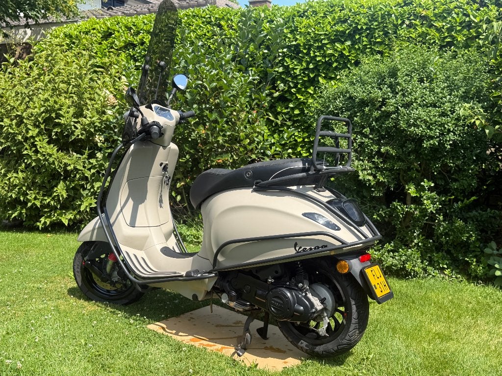 Vespa Sprint Custom 'Desert Storm' - Z.G.A.N. - 50km/u, Ophalen, Overige modellen, Maximaal 45 km/u, Zo goed als nieuw