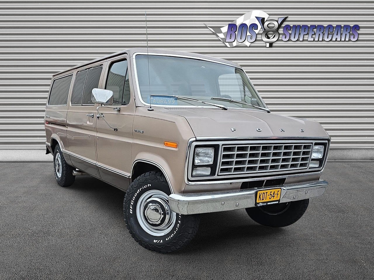 Ford E-250 XL CLUBWAGON (bj 1981, automaat), Auto's, Automaat, Dealer onderhouden, Beige, Overige carrosserieën