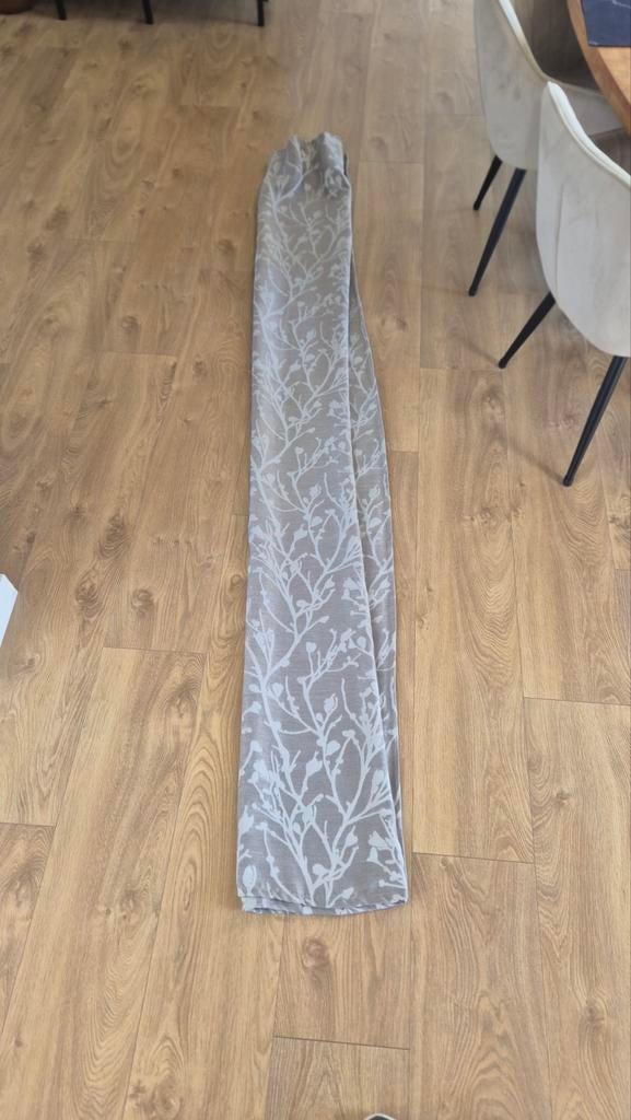 Mooie beige gordijnen met motief, 140x260 cm (2 stuks), Ophalen of Verzenden, Zo goed als nieuw, Beige