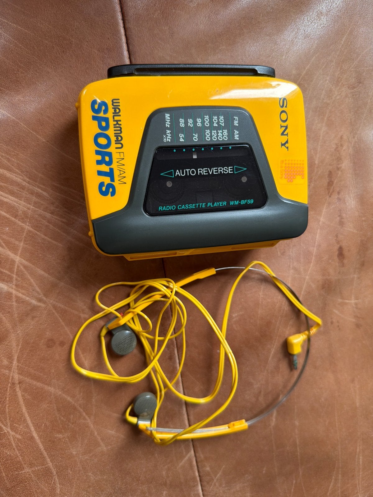 Sony Walkman Sports WM-BF59 - Gele Cassettespeler met Radio, Ophalen of Verzenden, Walkman