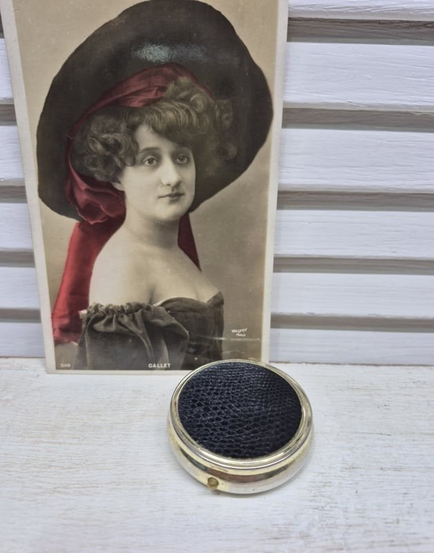 Vintage pillendoosje, Antiek en Kunst, Ophalen of Verzenden