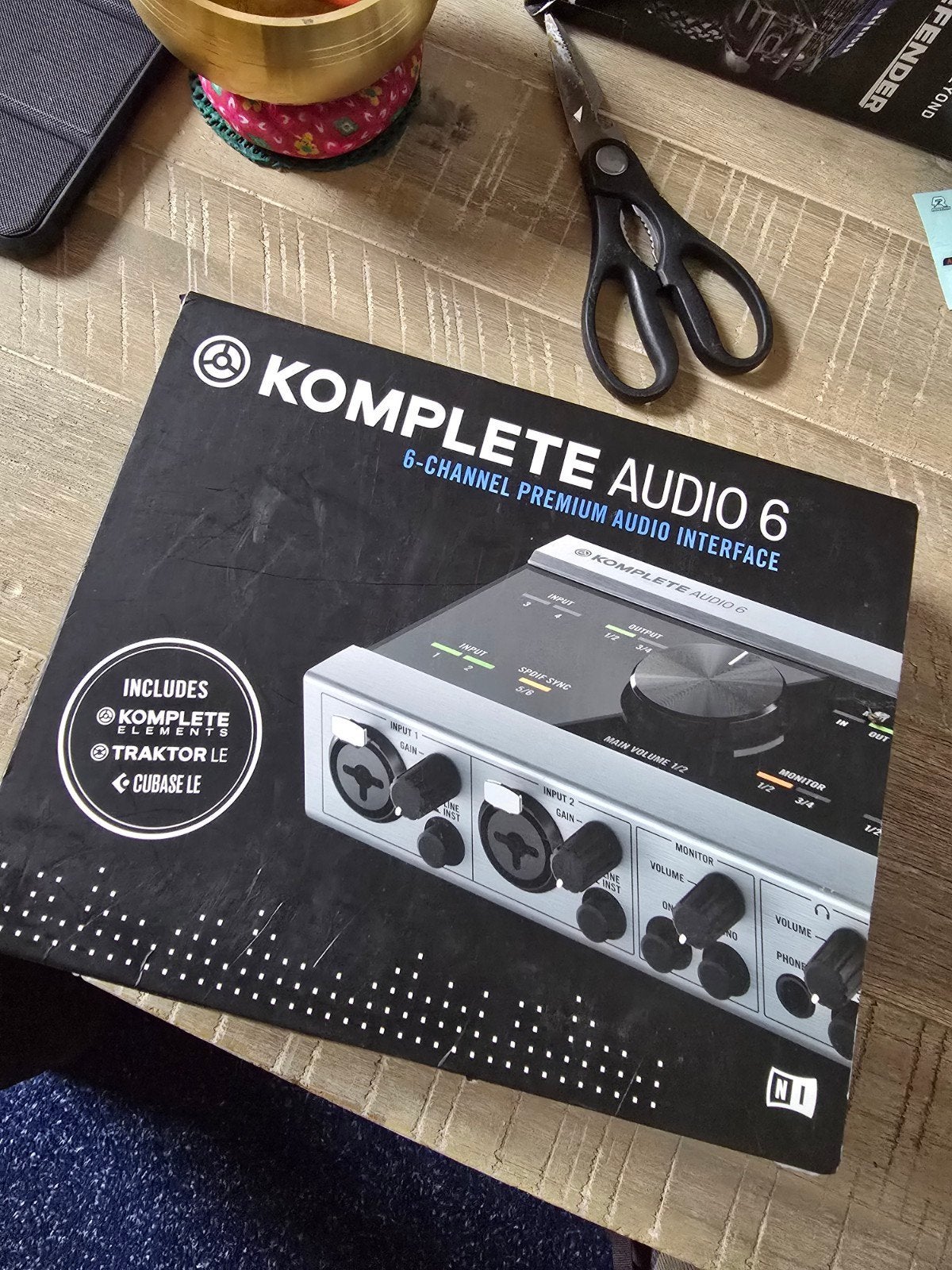 komplete audio 6, Ophalen of Verzenden