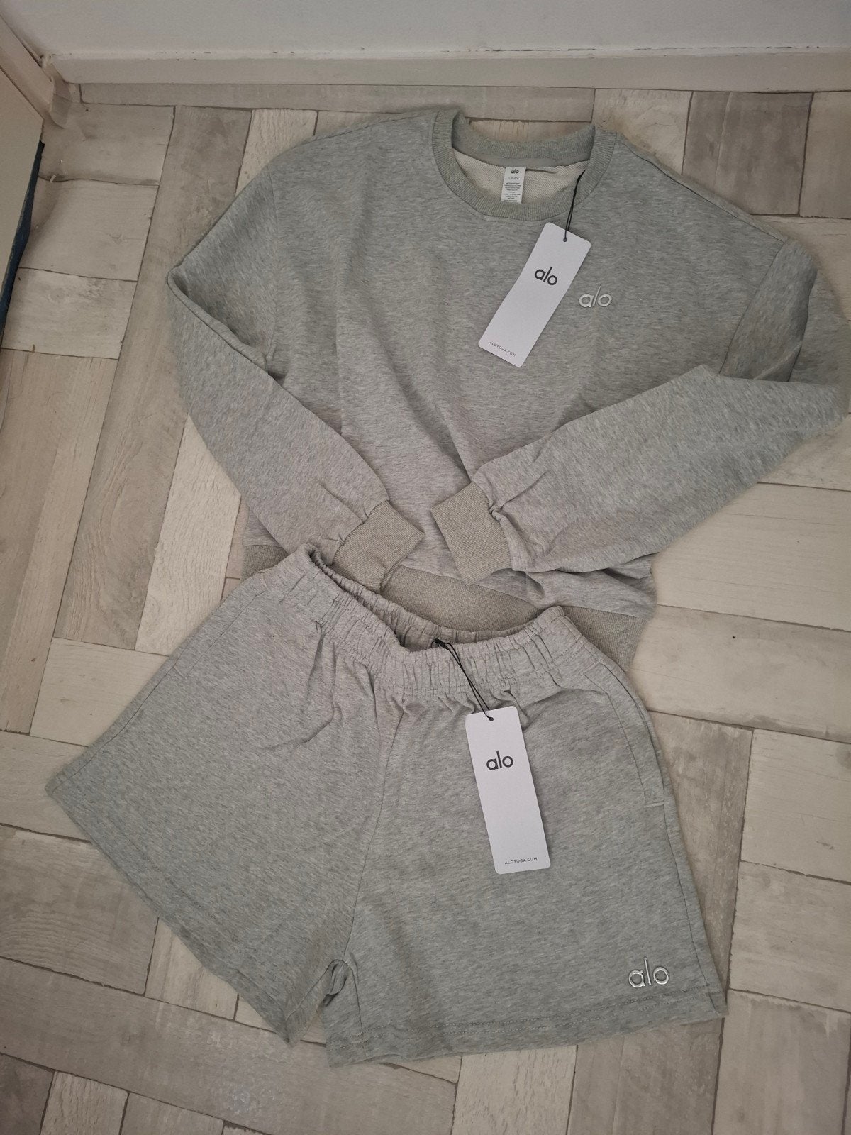 tweedelig grijze setje, Ophalen of Verzenden, Nieuw, Maat 42/44 (L), Grijs
