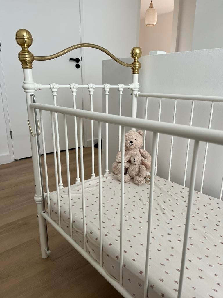 Wit ijzeren ledikant, 60x120, +matras, voor baby & peuter, Ophalen, Zo goed als nieuw, Minder dan 140 cm, Matras