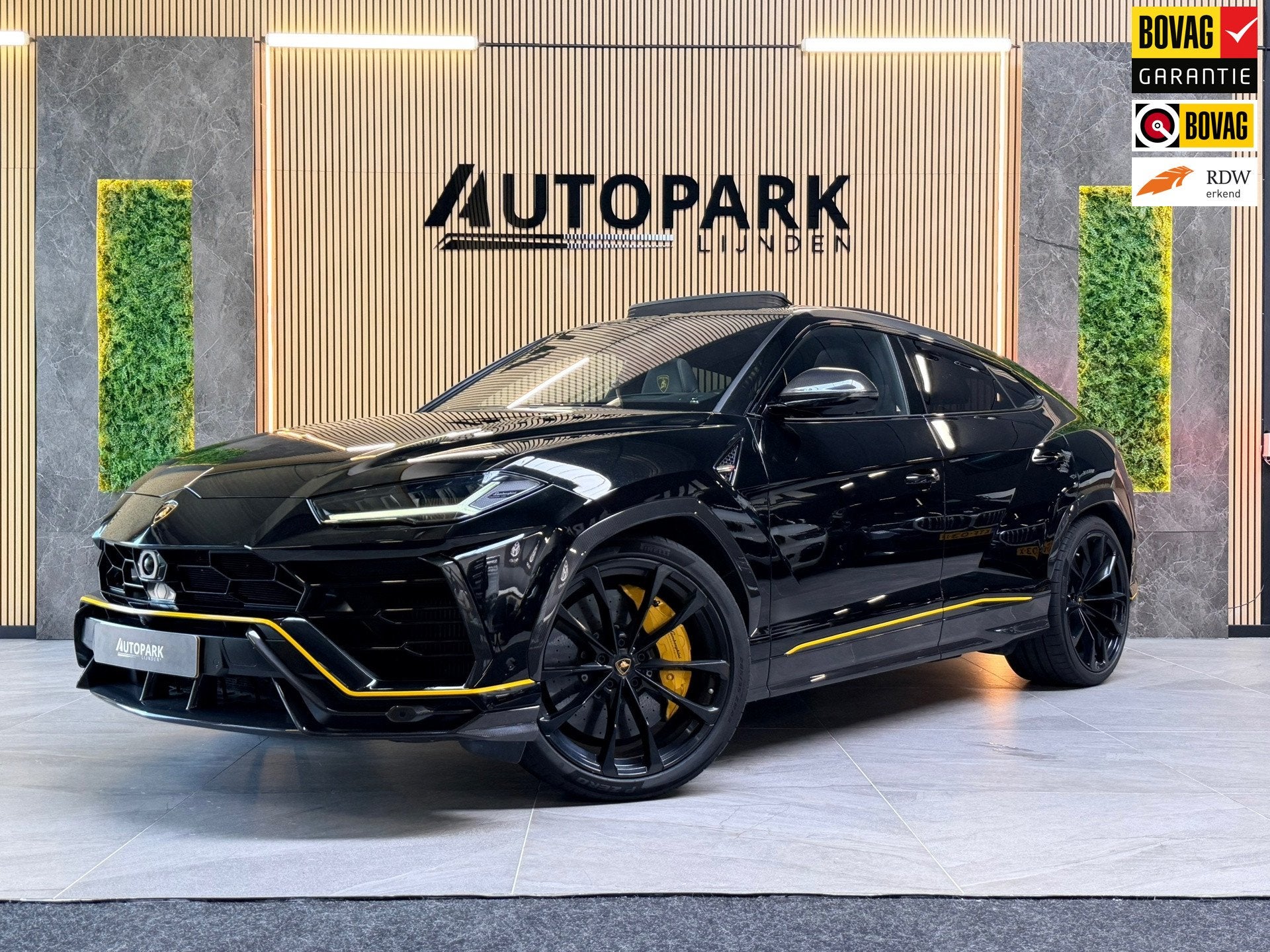 Lamborghini URUS 4.0 V8 |PANO|AKRAPOVIC|B&O|MASSAGE|CERAMIC|, Auto's, Automaat, Dealer onderhouden, Urus, Gebruikt