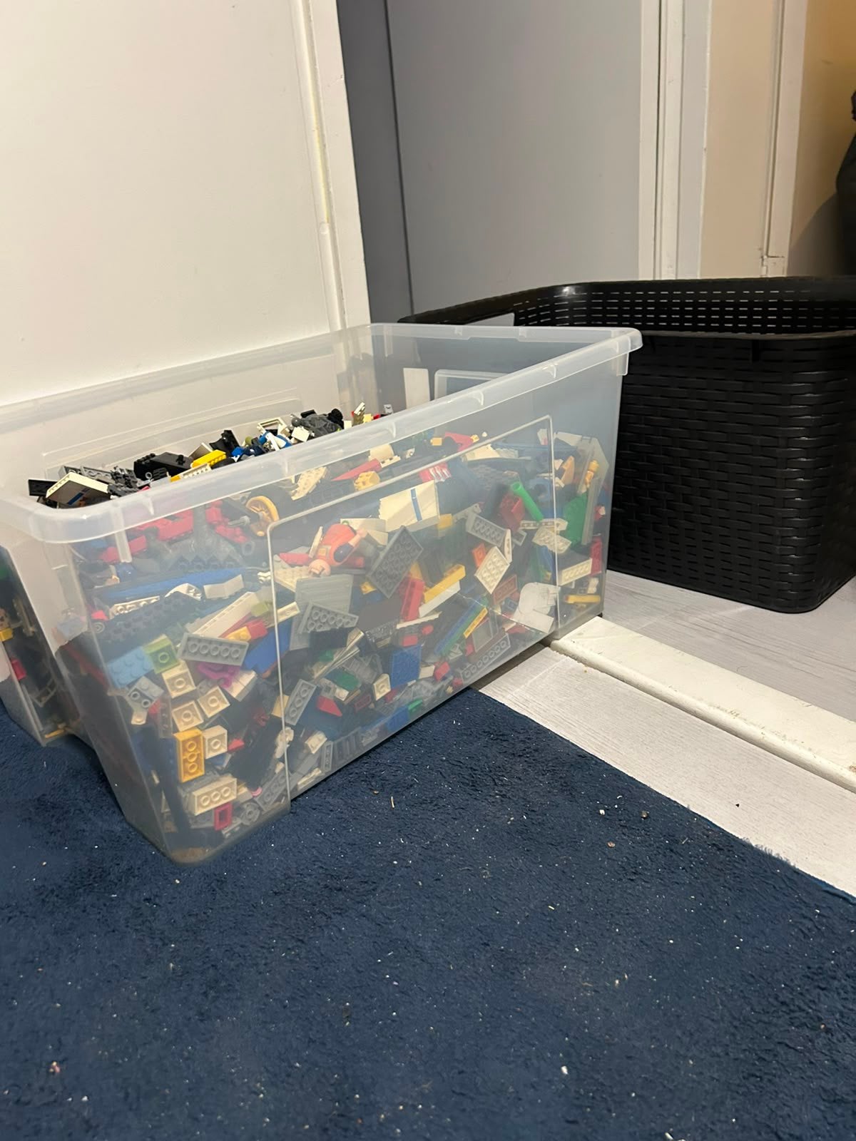 LEGO Bieden!! 2 bakken lego’s duizenden lego’s, Ophalen of Verzenden, Zo goed als nieuw, Minder dan 40 cm, Minder dan 35 cm