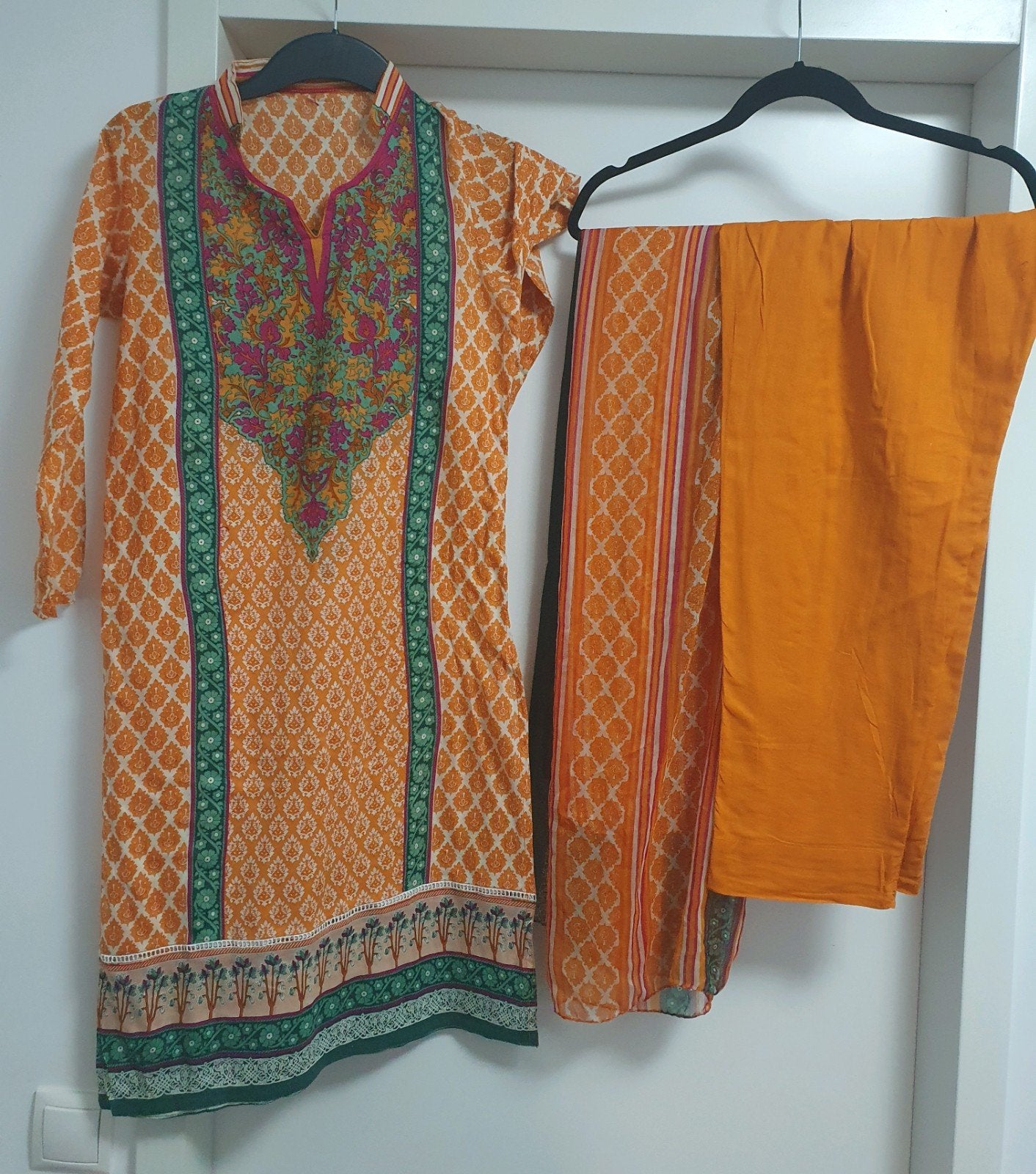 Oranje Indiase/Pakistaanse Salwar Kameez - Zo goed als nieuw, Ophalen of Verzenden, Zo goed als nieuw