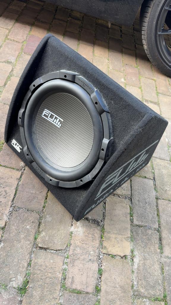 Subwoofer auto met ingeboude versterker, Ophalen, Zo goed als nieuw