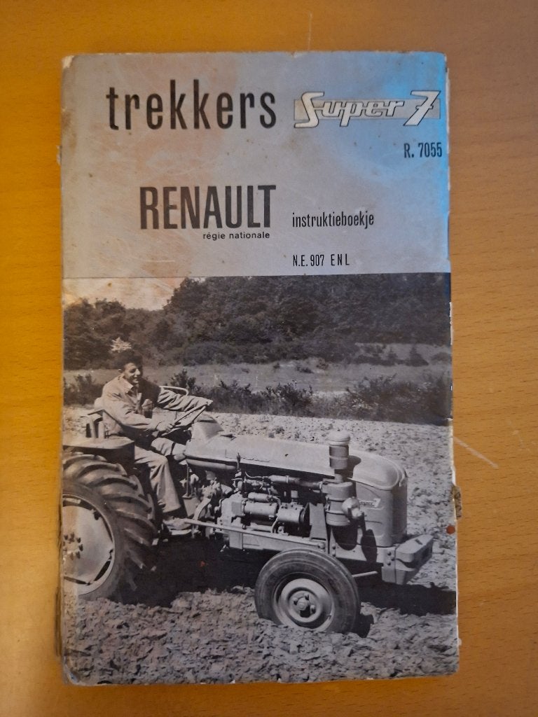 Instruktieboekje Renault trekkers Super 7, Ophalen of Verzenden, Gelezen, Tractor en Landbouw