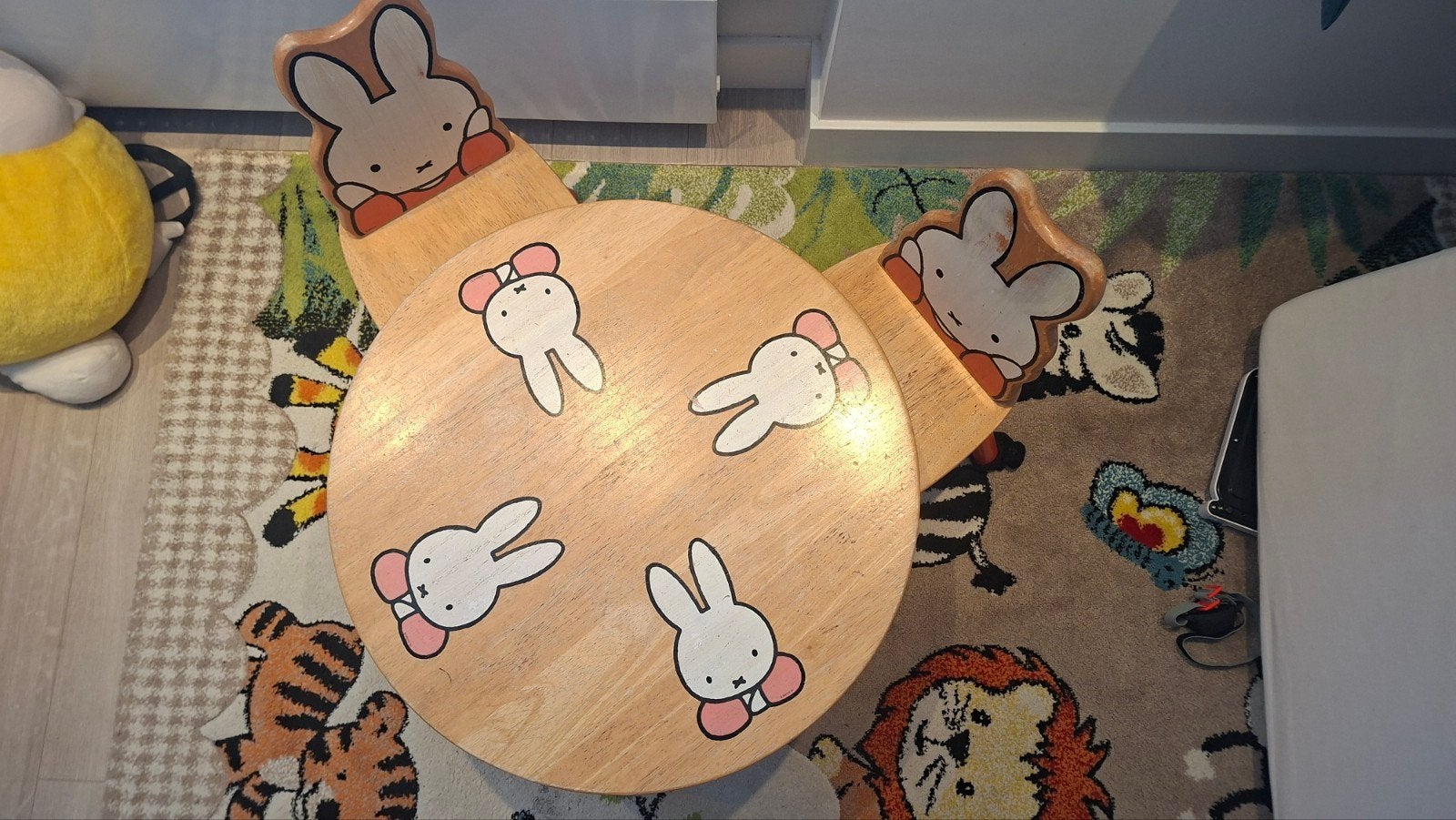 Nijntje kinderzitje met tafel en stoelen, Ophalen, Gebruikt, Tafel(s) en Stoel(en)