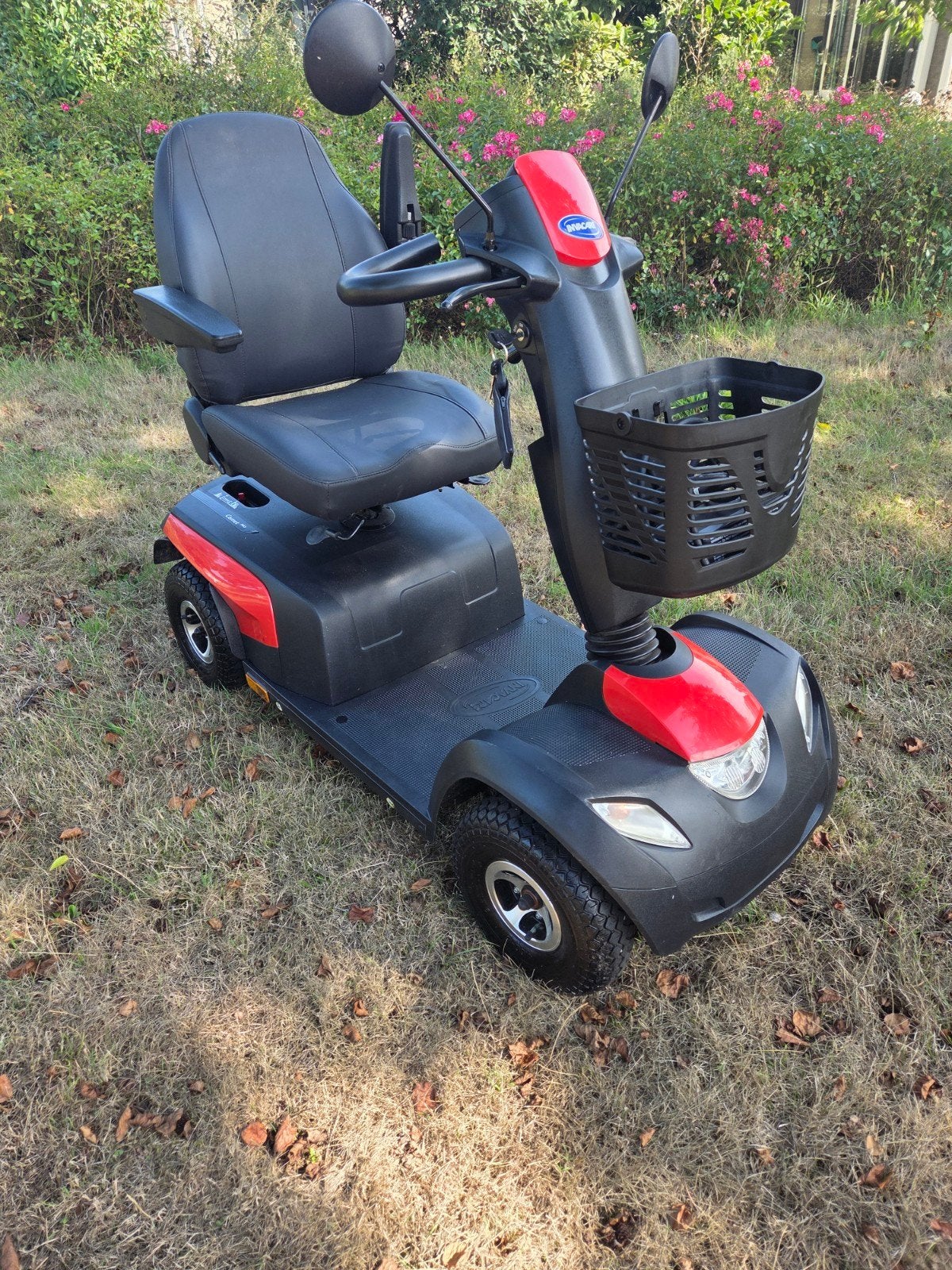 Nette scootmobiel van Invacare type Comet Pro  4, Gebruikt, Ophalen of Verzenden, Invacare, 16 km/u of meer