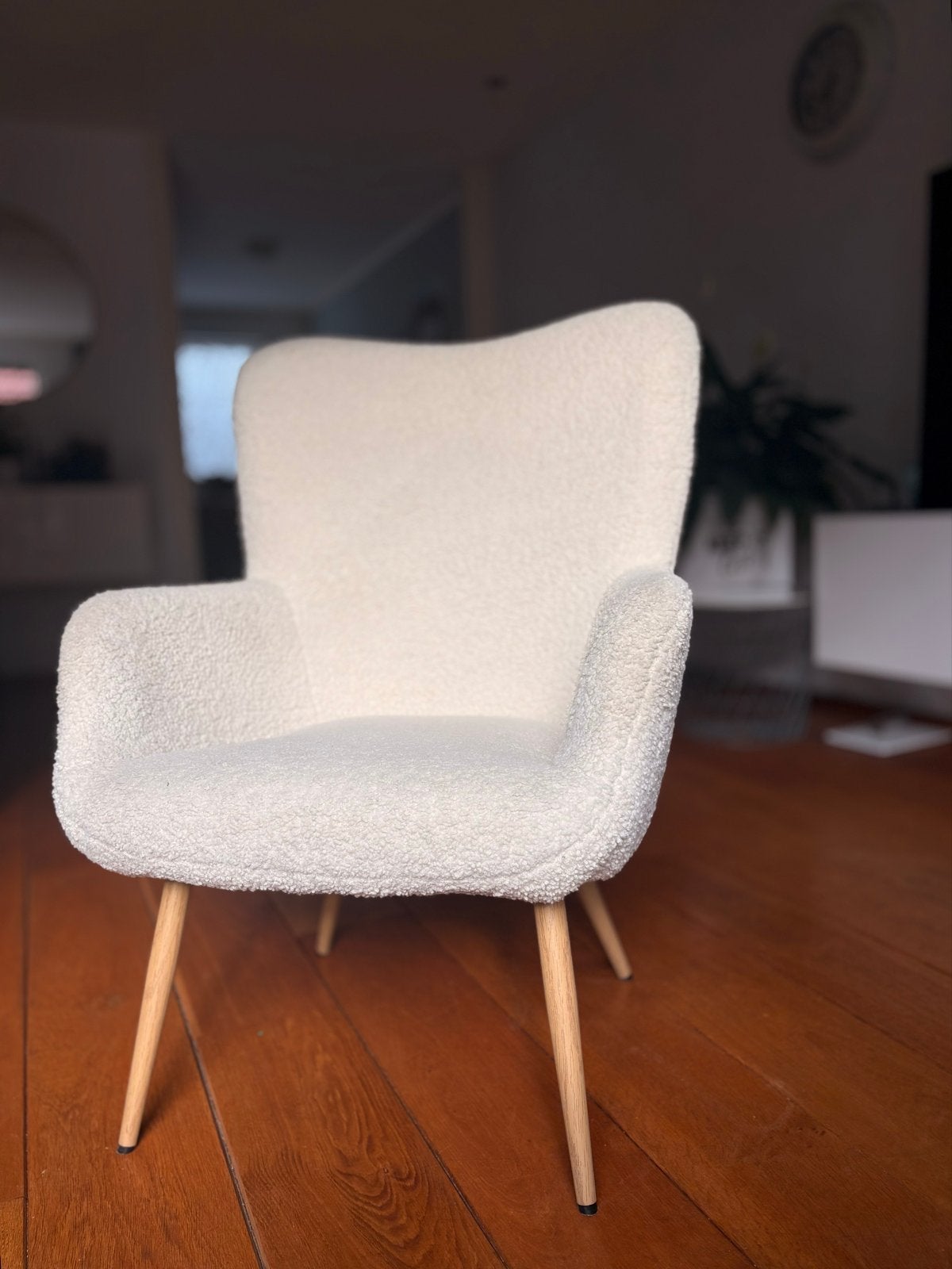 JYSK HUNDESTED fauteuil off-white teddy, Huis en Inrichting, Fauteuils, Gebruikt, Hout, 50 tot 75 cm, 75 tot 100 cm, Ophalen