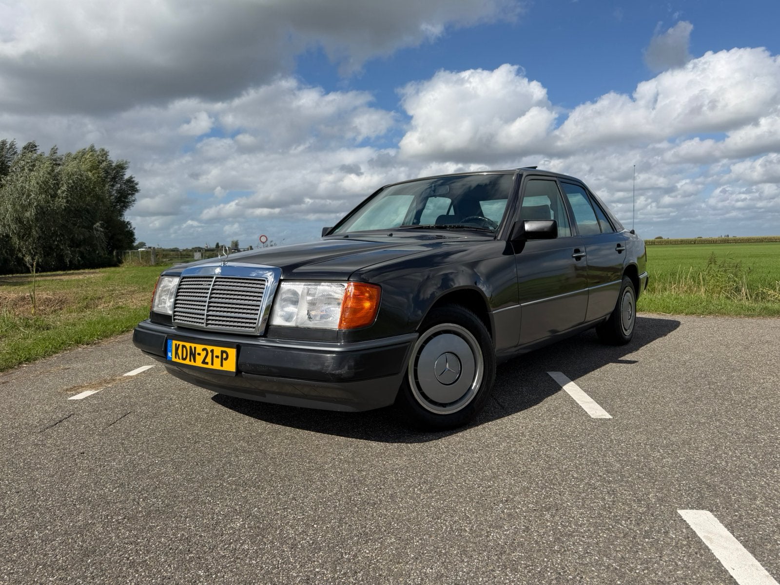 Mercedes-Benz W124 230E, Auto's, Automaat, 1280 kg, 4 cilinders, 690 kg