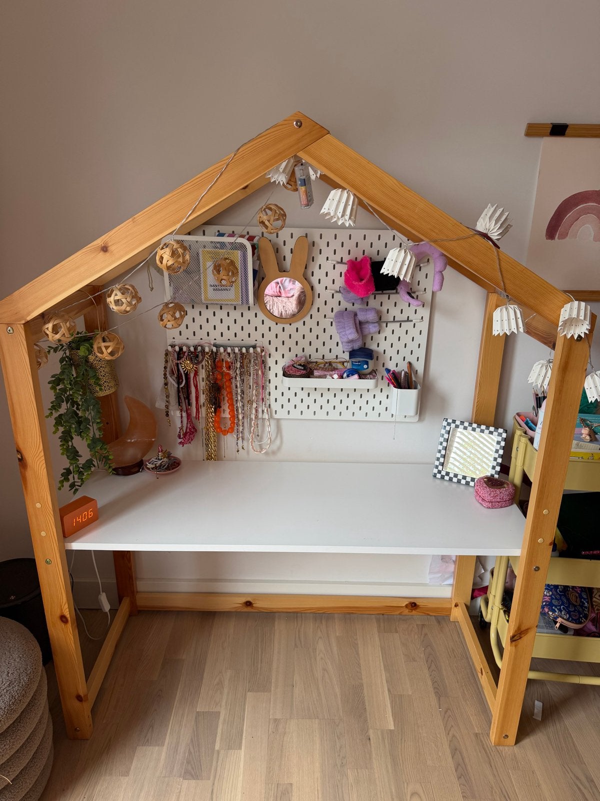 Bureau huisje - Kinderbureau, Huis en Inrichting, Ophalen, Opbergruimte, Gebruikt, Hout