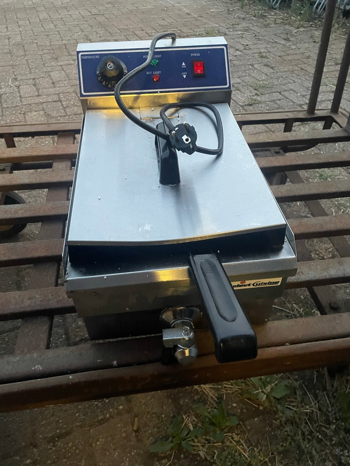 Friteuse Select Cuisine - Professionele Frituurpan, 4 liter of meer, Ophalen, Gebruikt, Uitneembare binnenpan