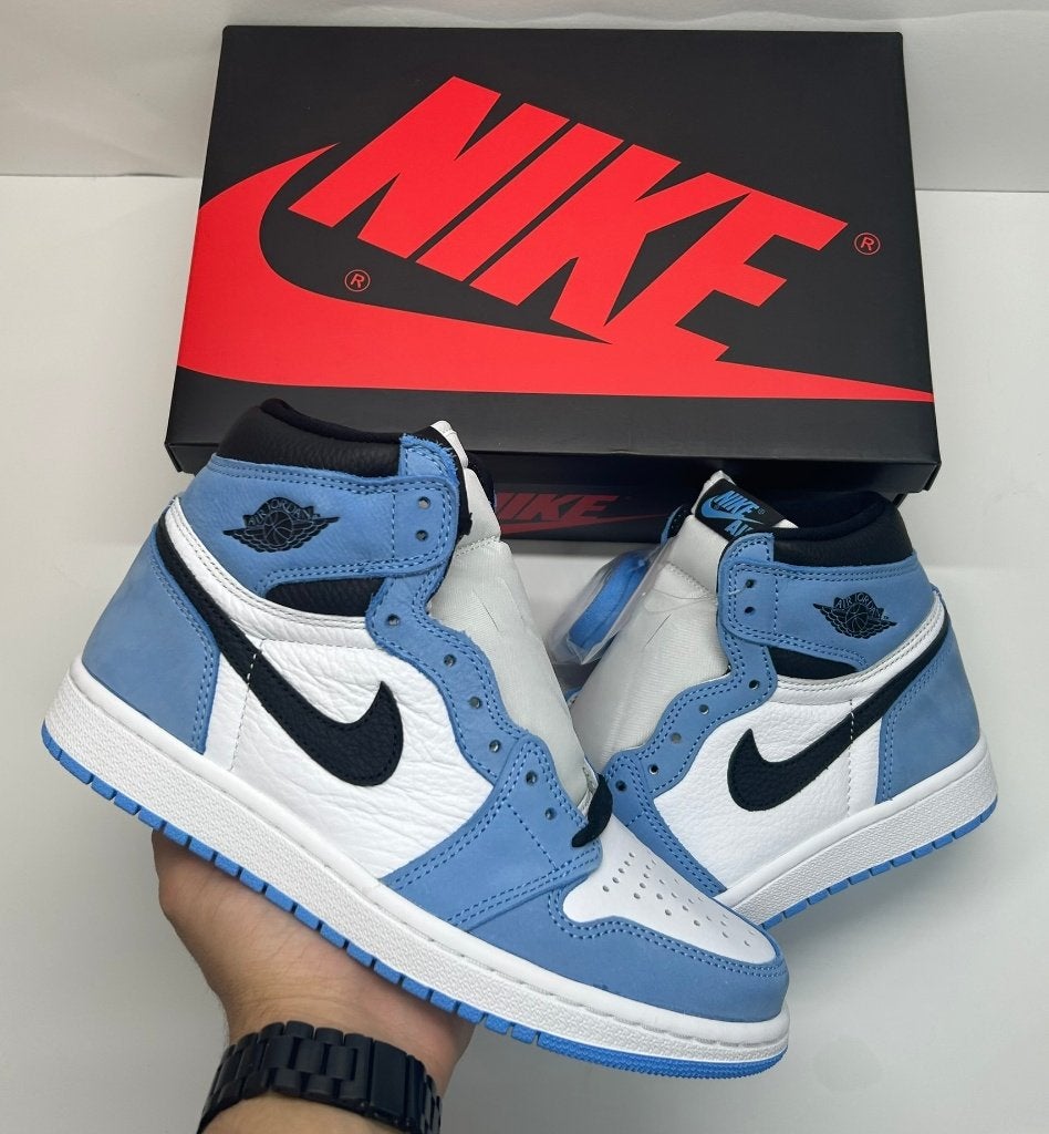 Jordan 1 Retro High OG University Blue - Maat 38.5, Blauw, Nieuw, Ophalen of Verzenden, Sneakers of Gympen