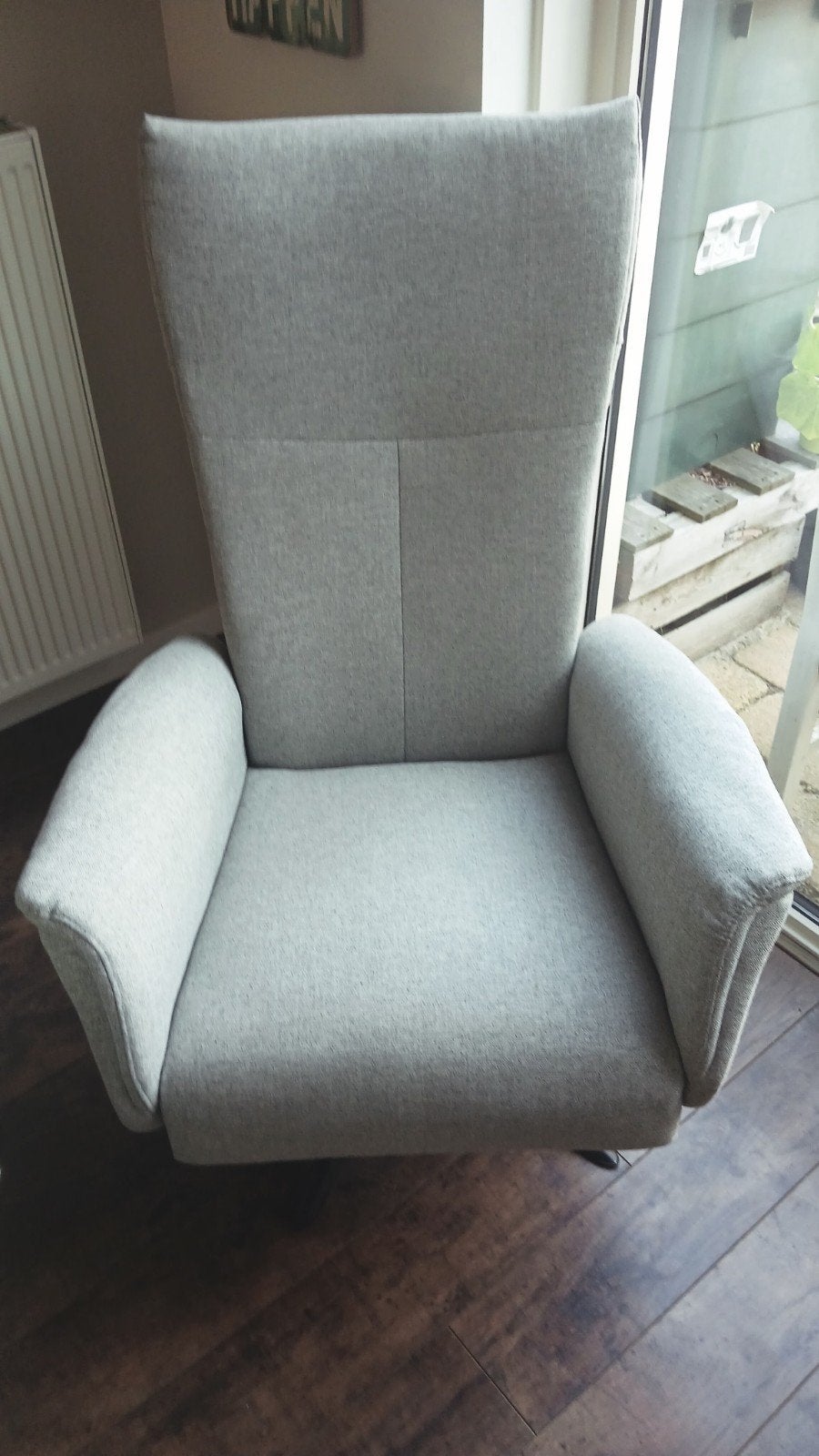 Comfortabel licht grijze relaxfauteuil met draaivoet, Gebruikt, Modern, Comfort, Ophalen of Verzenden, Stof