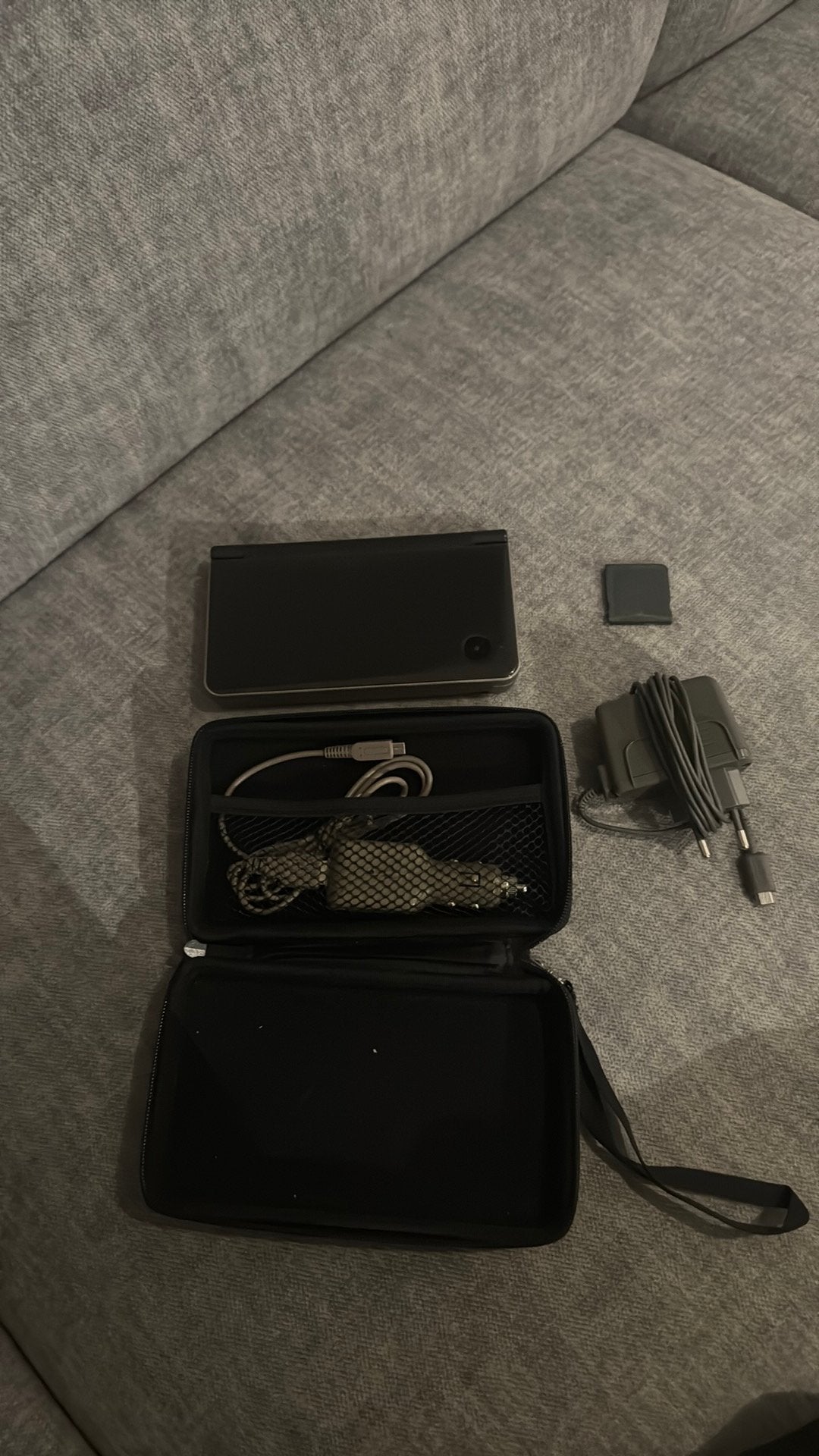 Nintendo DSi XL Zwart/Bruin + R4 card (onbeperkte games), Spelcomputers en Games, Ophalen of Verzenden, Gebruikt, Zwart, Dsi XL