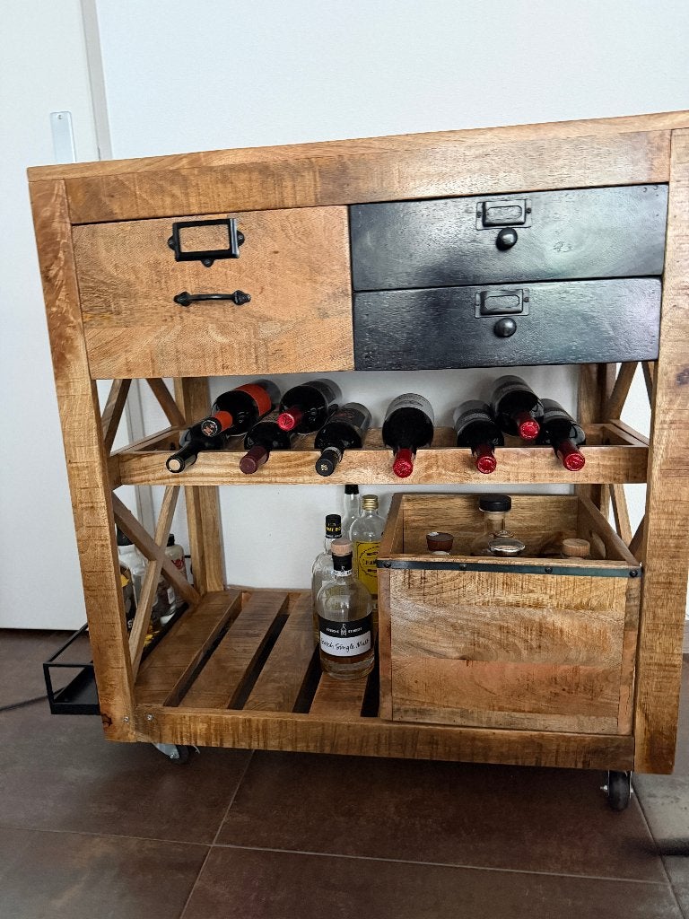 Wijnrek/serveerwagen van mangohout - 86x92x46 cm, Ophalen, 5 tot 15 flessen, Zo goed als nieuw, 75 – 100