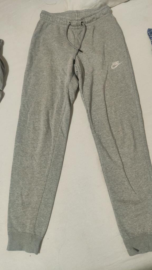 Nike Joggingbroek Grijs - Maat XS, Kleding | Heren, Nike, Ophalen of Verzenden, Zo goed als nieuw, Overige halswijdtes