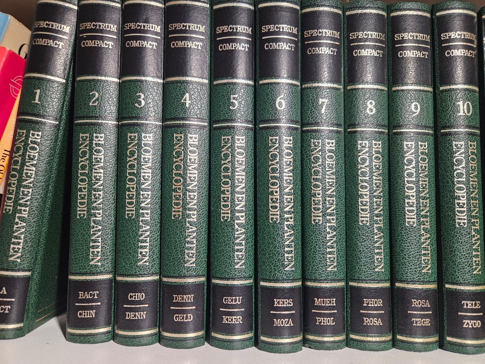 Spectrum Compact Bloemen en Planten Encyclopedie (10 delen), Gelezen, Complete serie, Diverse auteurs (Commissie van advies), Ophalen of Verzenden
