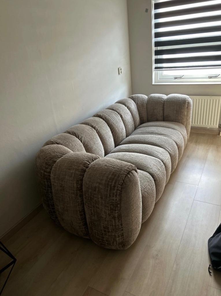 Vicenza Lounge bank 240 cm + voetenbank | Taupe | iProteqt, Huis en Inrichting, Banken | Bankstellen, Ophalen, Zo goed als nieuw