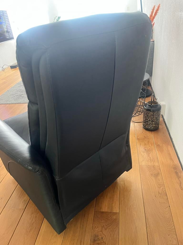 Zwarte Leren Relaxfauteuil met Voetensteun, Huis en Inrichting, Fauteuils, Gebruikt, 100 tot 125 cm, Leer, Ophalen of Verzenden