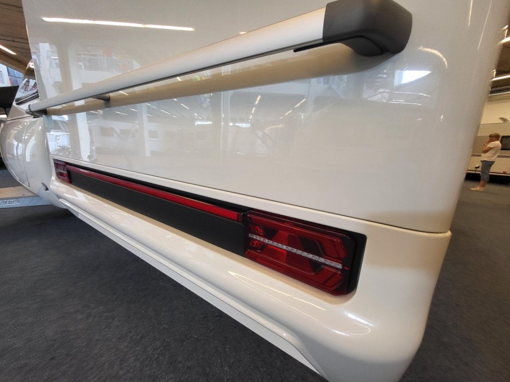 Eriba Nova Line 442; nieuwste 2026 model, zeer compleet, Caravans en Kamperen, Caravans, Standaardzit, Bedrijf, Tot en met 3, Schokbreker