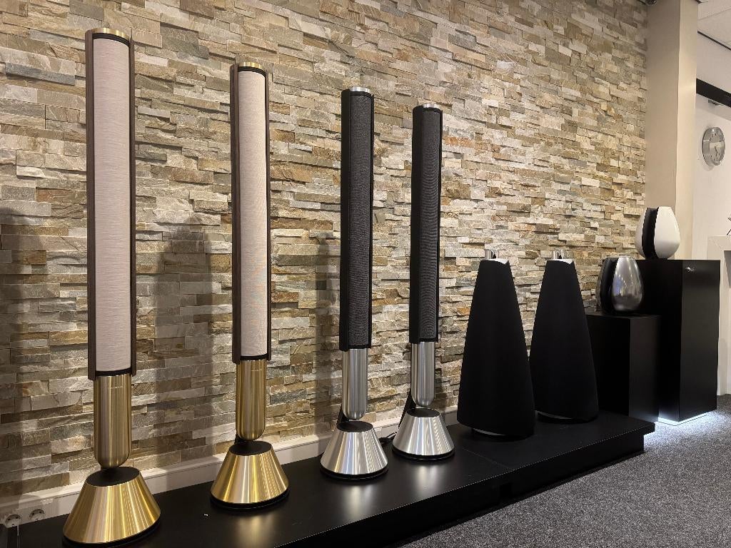 Beolab 28 luidsprekers | B&O Bang en Olufsen, Info@bang-olufsen.dk, 120 watt of meer, Bang & Olufsen Alle 1 / DK-7600 Struer / Denmark