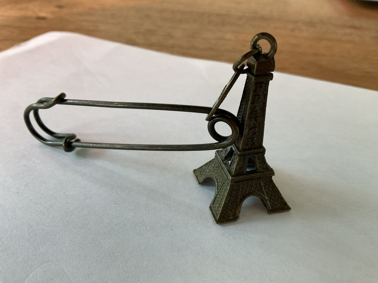 Bronzen  hangertje eiffeltoren, Ophalen of Verzenden, Zo goed als nieuw, Bruin, Overige materialen