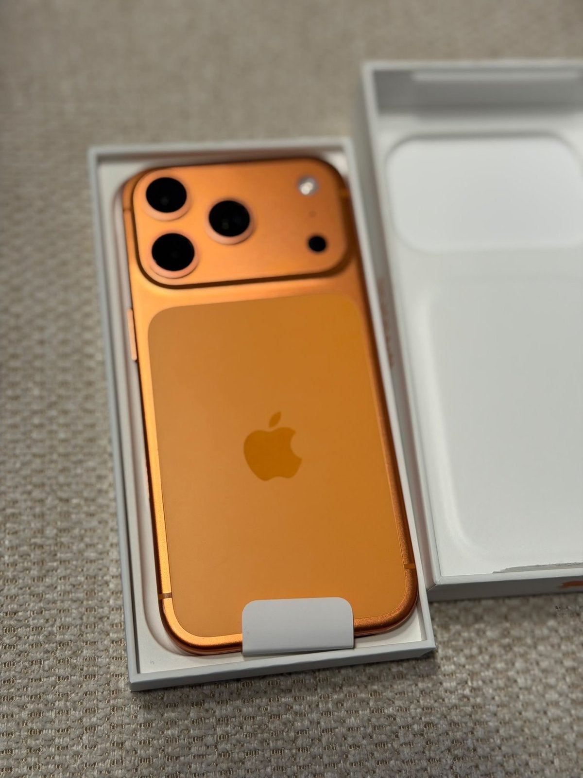 Foto 3 van Zo goed als nieuwe iPhone 17 Pro 256GB - Oranje
