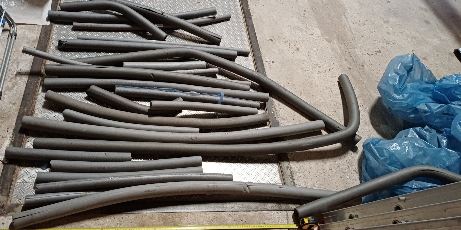 Grijze buis isolatie in verschillende soorten en afmetingen, Ophalen, Piepschuim (Tempex)