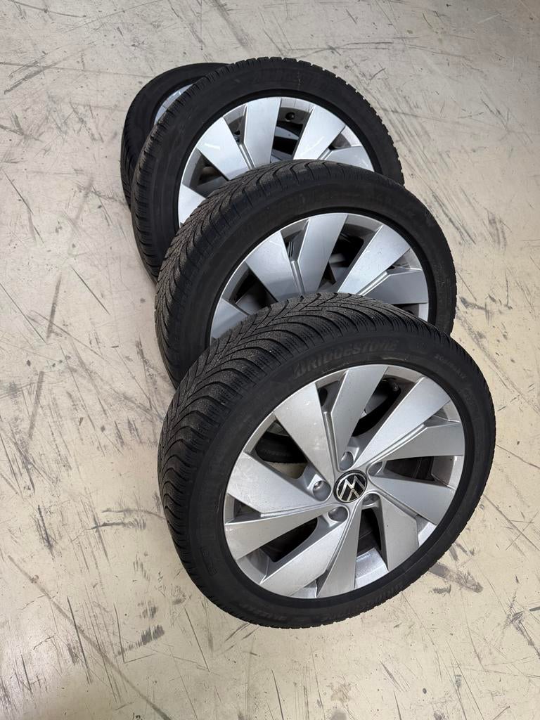 Volkswagen Golf 7 Velgen met Bridgestone Winterbanden, Ophalen, Gebruikt, 16 inch, Banden en Velgen