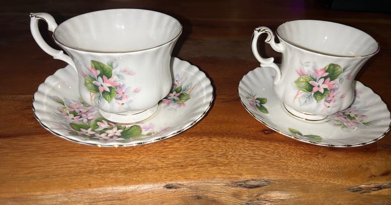 2x Prachtige Royal Albert "Mayflower" Kop en Schotel, Antiek en Kunst, Ophalen