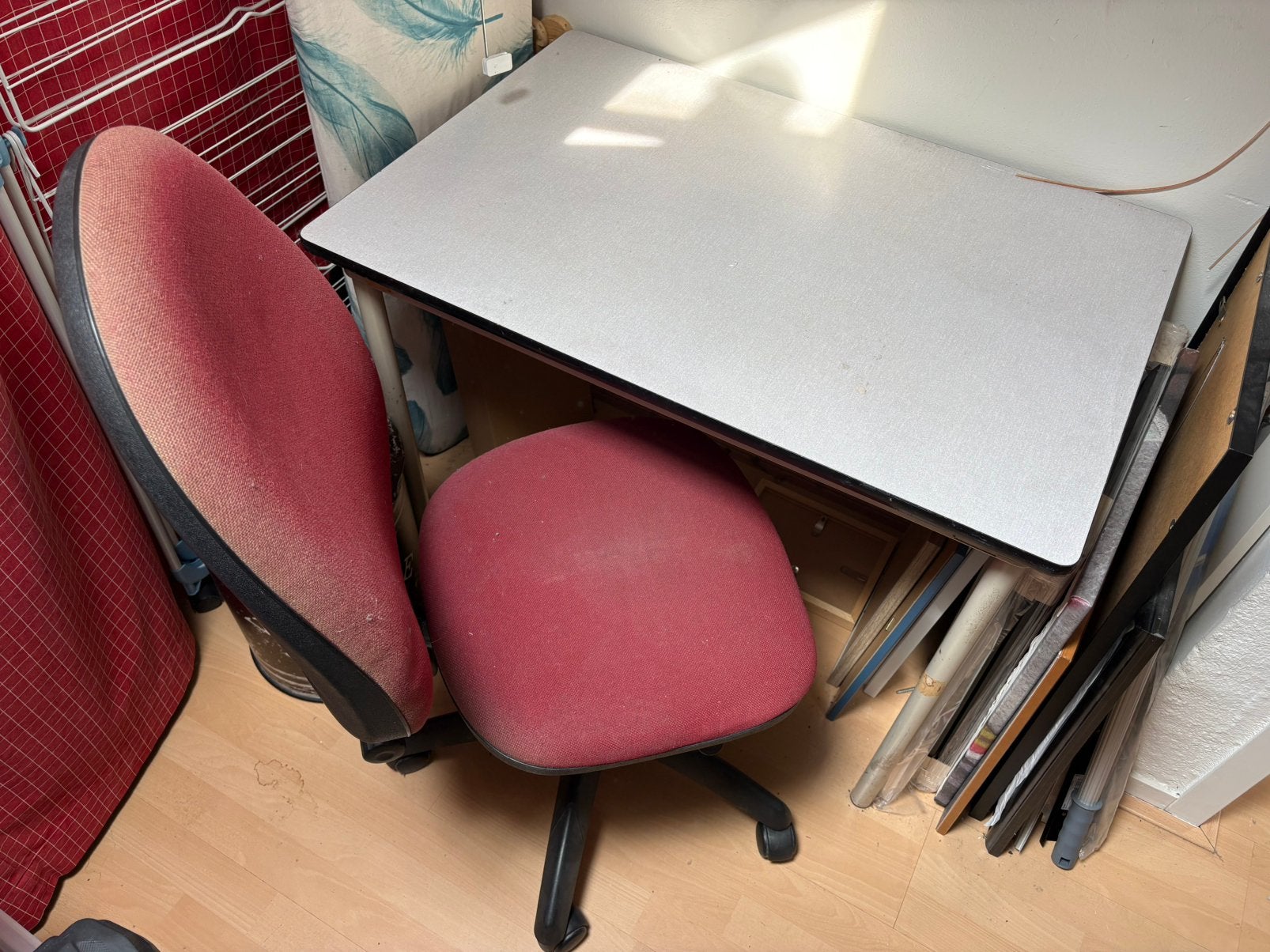Bureaustoel en tafel, Ophalen, Gebruikt