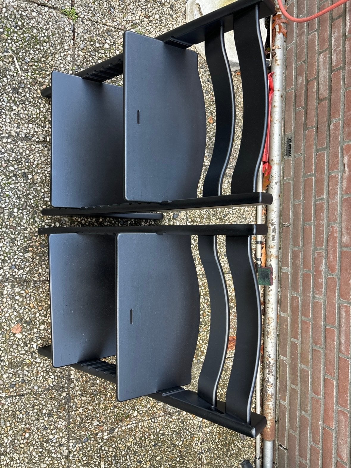 2x Stokke Tripp Trapp kinderstoelen nieuw model zwart 80 pst, Kinderen en Baby's, Kinderstoelen, Ophalen, Gebruikt, Meegroeistoel