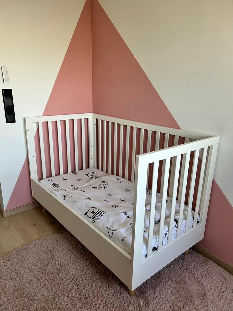 Meegroei ledikant van Petite Amélie, Kinderen en Baby's, Babywiegjes en Ledikanten, Ophalen, Zo goed als nieuw, Ledikant