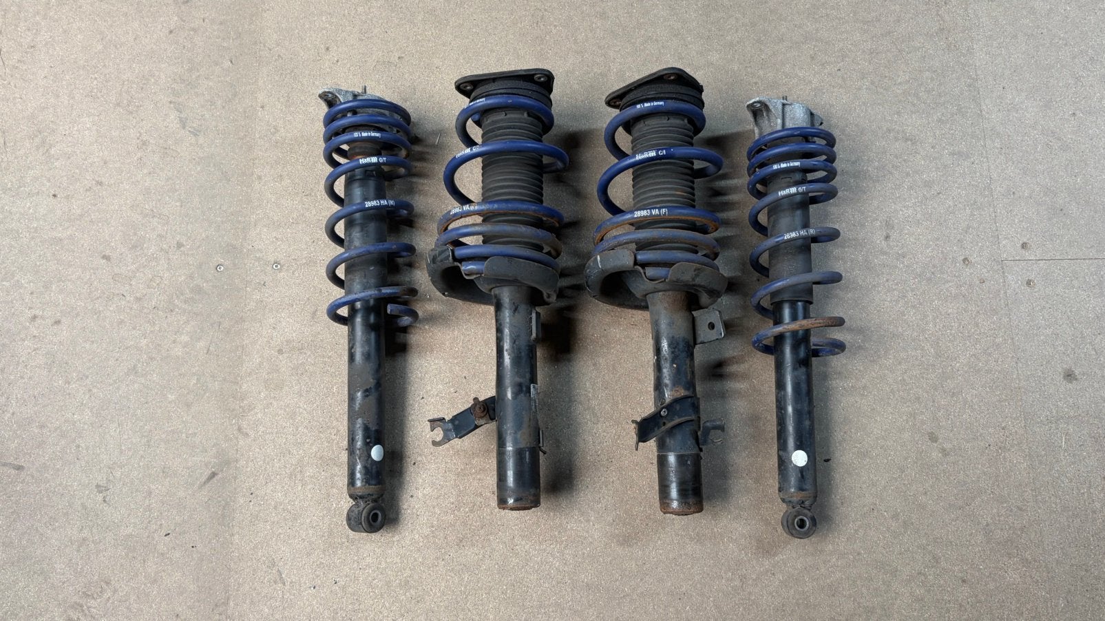 Ford Focus RS MK2 H&R verlagingsveren schokbrekers, Ophalen