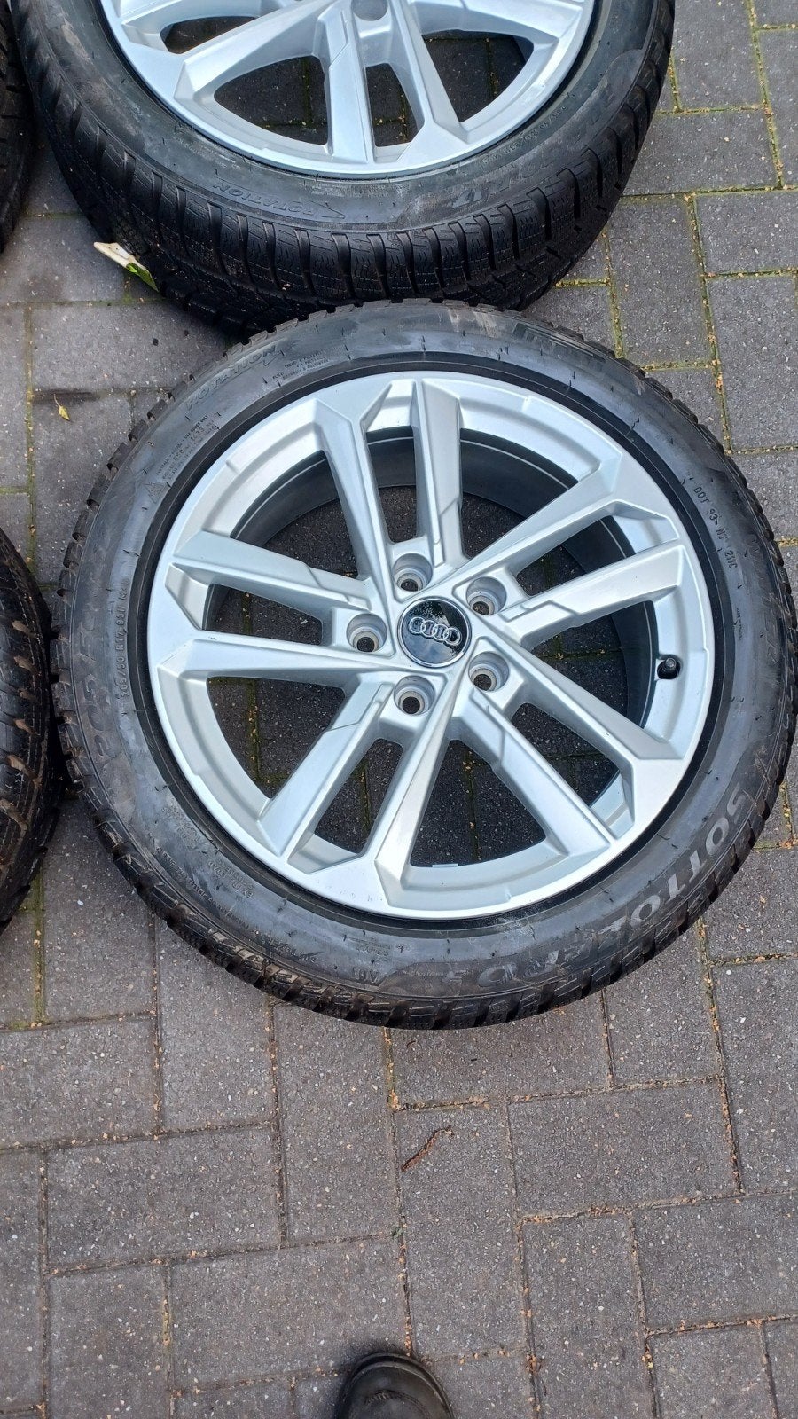 sportvelgen Origineel audi A3 winterbanden 205 50 17 pirelli, Auto-onderdelen, Ophalen, Gebruikt, Banden en Velgen, 17 inch