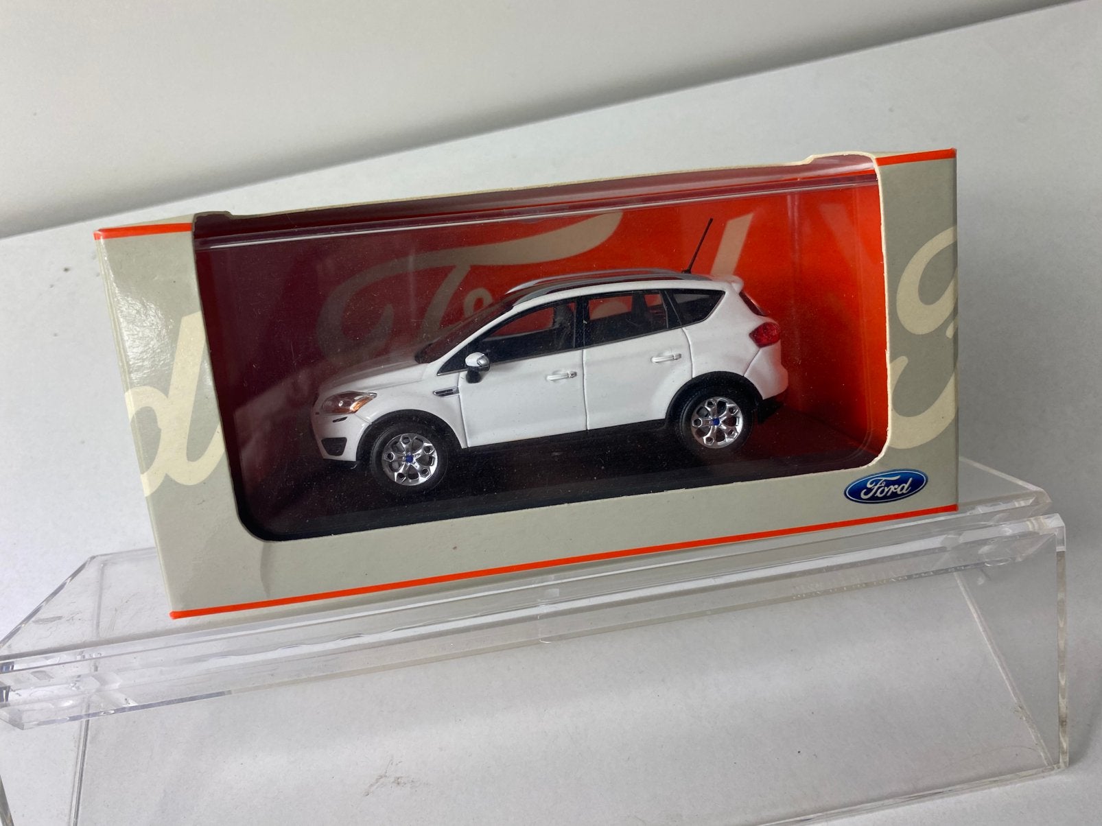 1:43 FORD KUGA-dealer promo-in OVP, Ophalen of Verzenden, Nieuw, Auto, MiniChamps