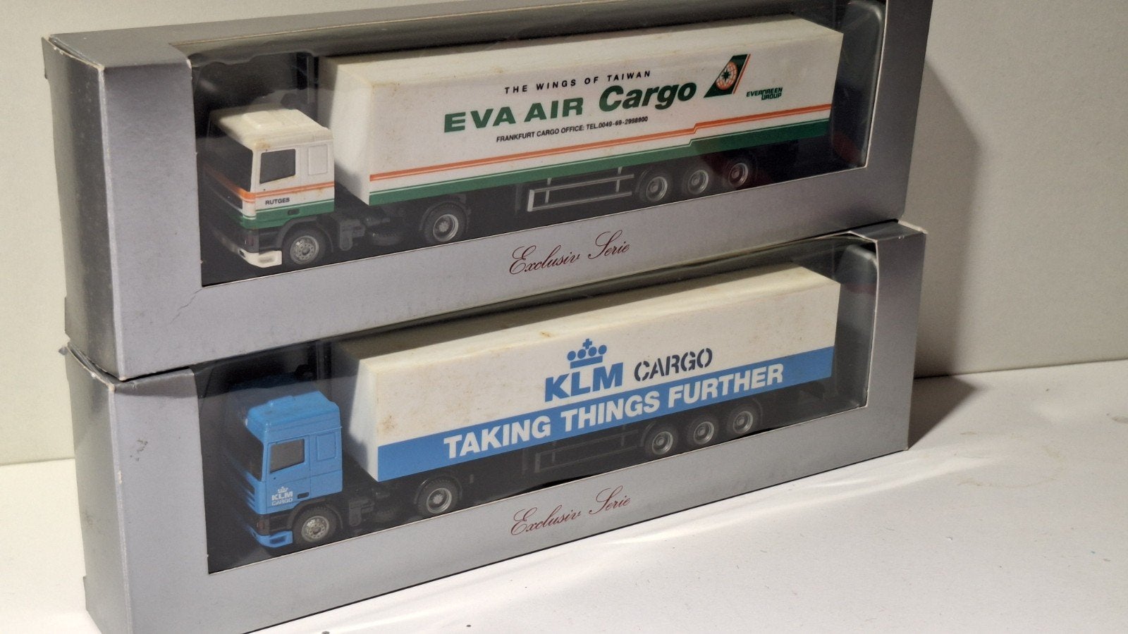 Herpa 2 luchtvracht auto's  h0, Ophalen of Verzenden, Gebruikt, Bus of Vrachtwagen, Herpa