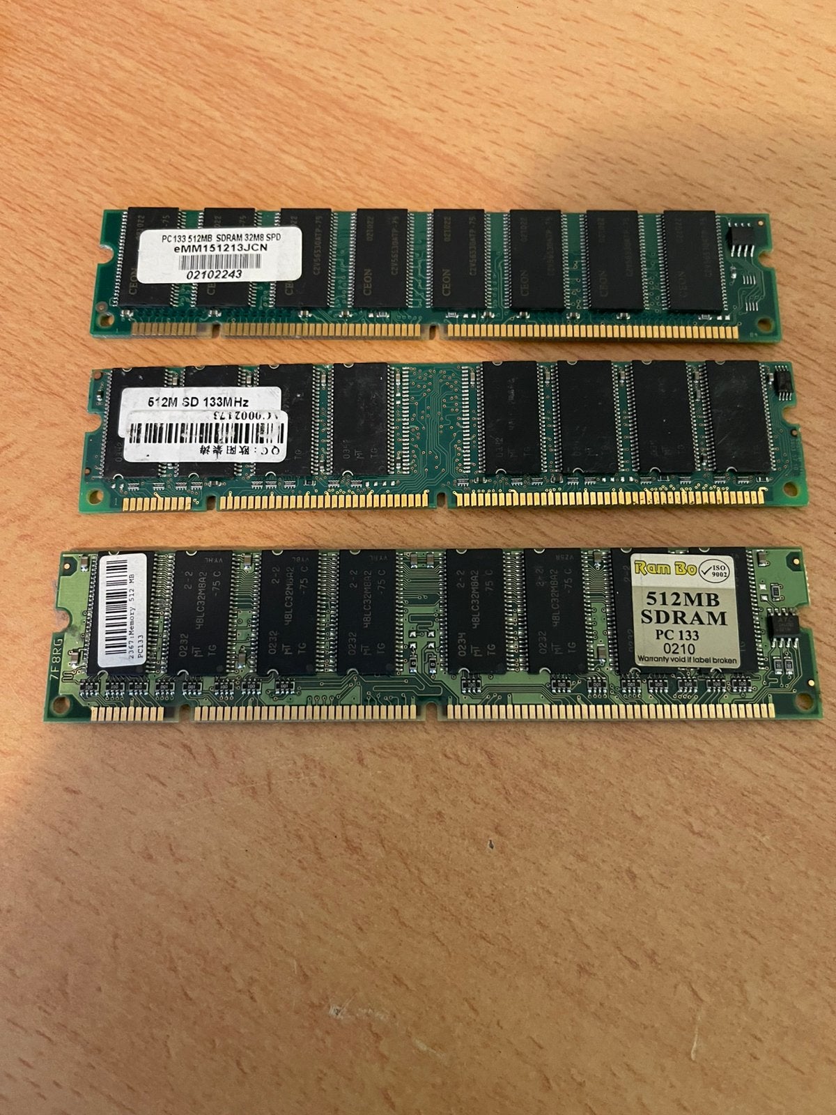 3x 512mb sdram/sd-ram (1.5gb) pc133 zeldzaam!!, Ophalen of Verzenden, Zo goed als nieuw, Overige soorten, Desktop